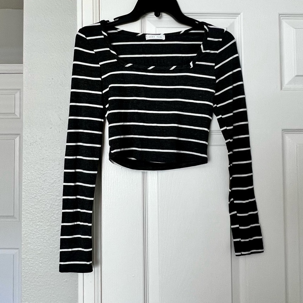 Long sleeve crop top